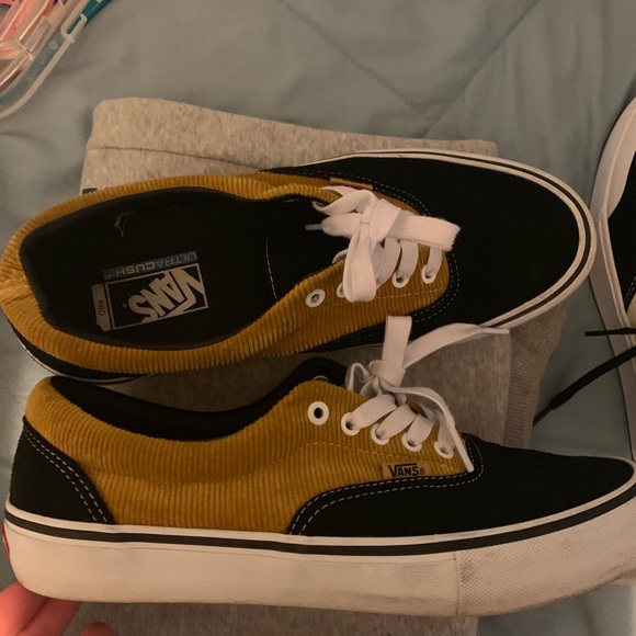 vans era pro corduroy